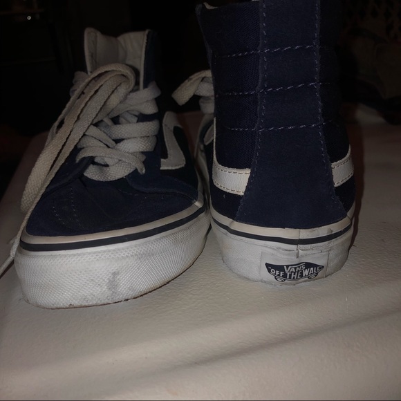 VANS - Picture 2 of 4